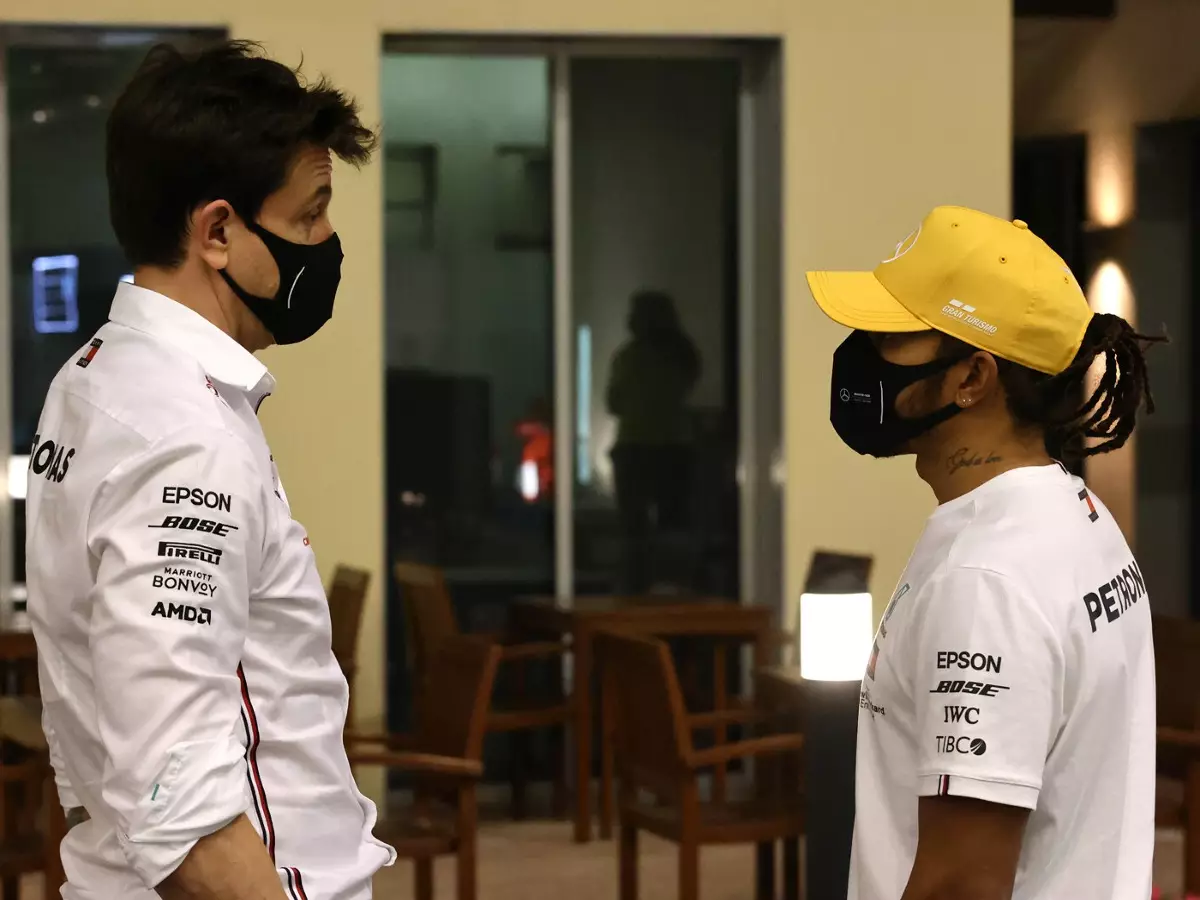Toto Wolff, Lewis Hamilton Foto zur News: Hamilton ohne Vertrag für 2021: Woran haken die Verhandlungen mit Mercedes?