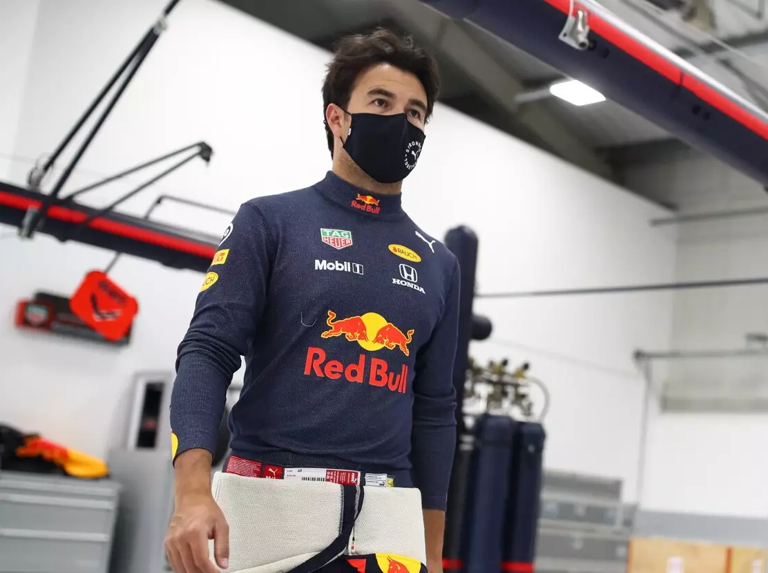 Sergio Perez Foto zur News: Sergio Perez weiß: Max Verstappen wird eine große Herausforderung