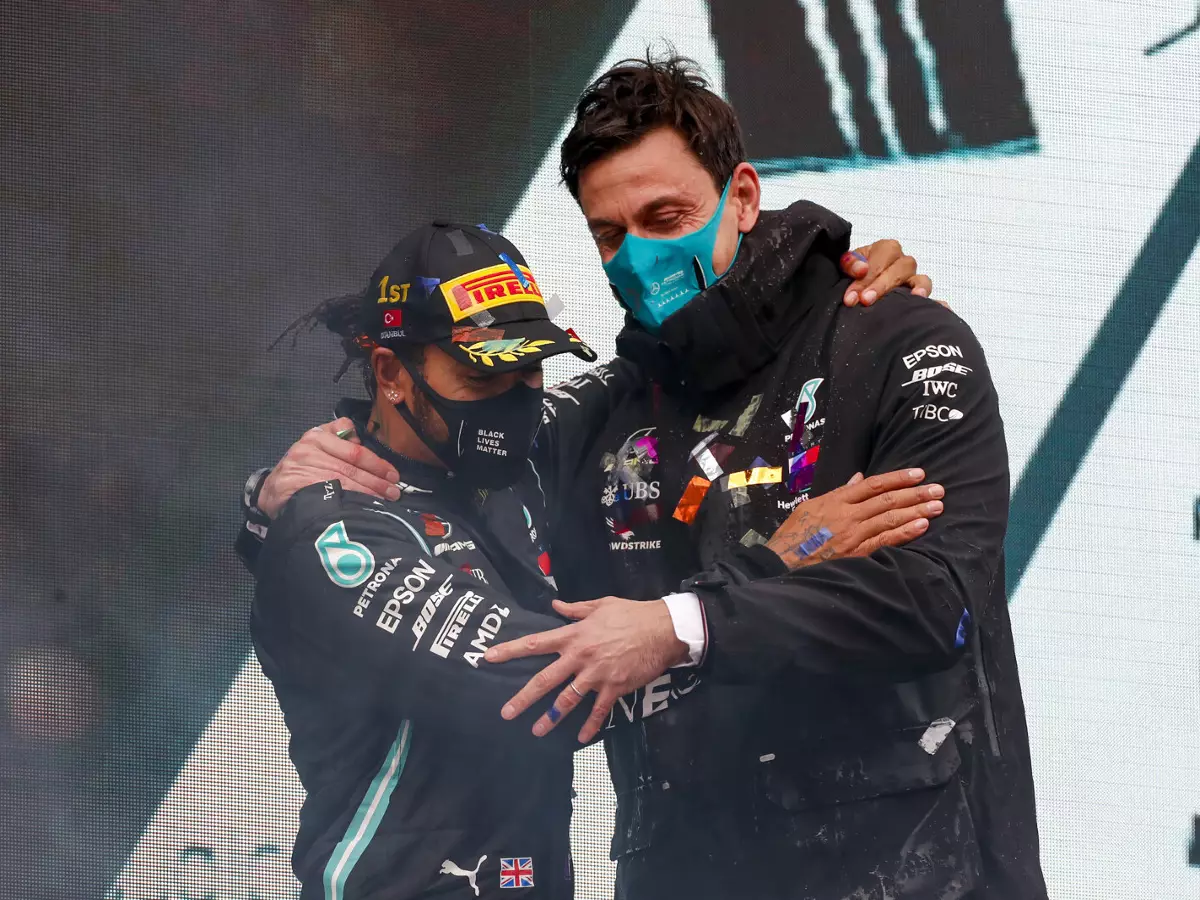 Foto zur News: Toto Wolff: Haben Lewis nicht mit George Russell gedroht