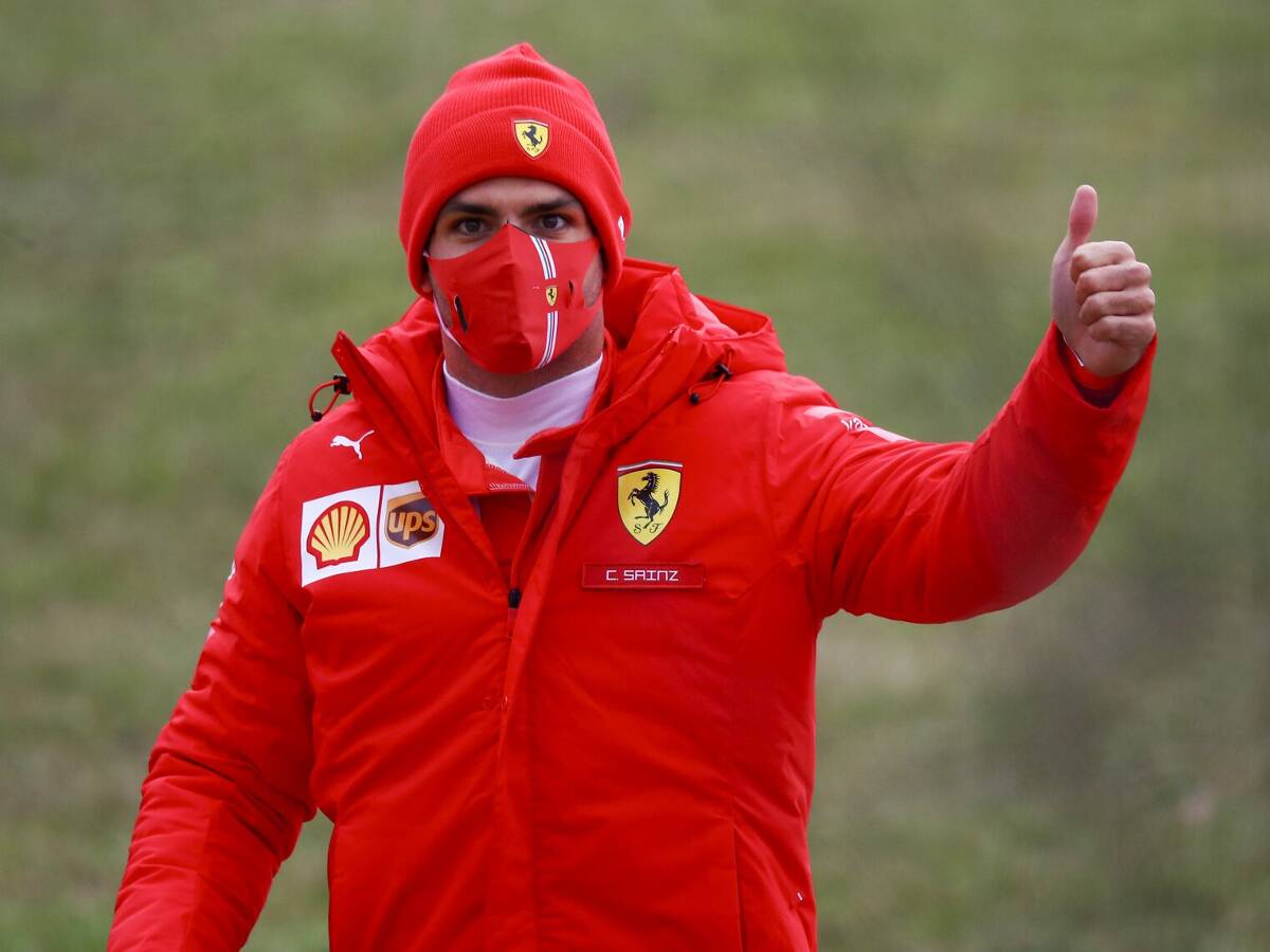 Foto zur News: Carlos Sainz: Rührendes Fantreffen am Rande des Ferrari-Tests in Fiorano