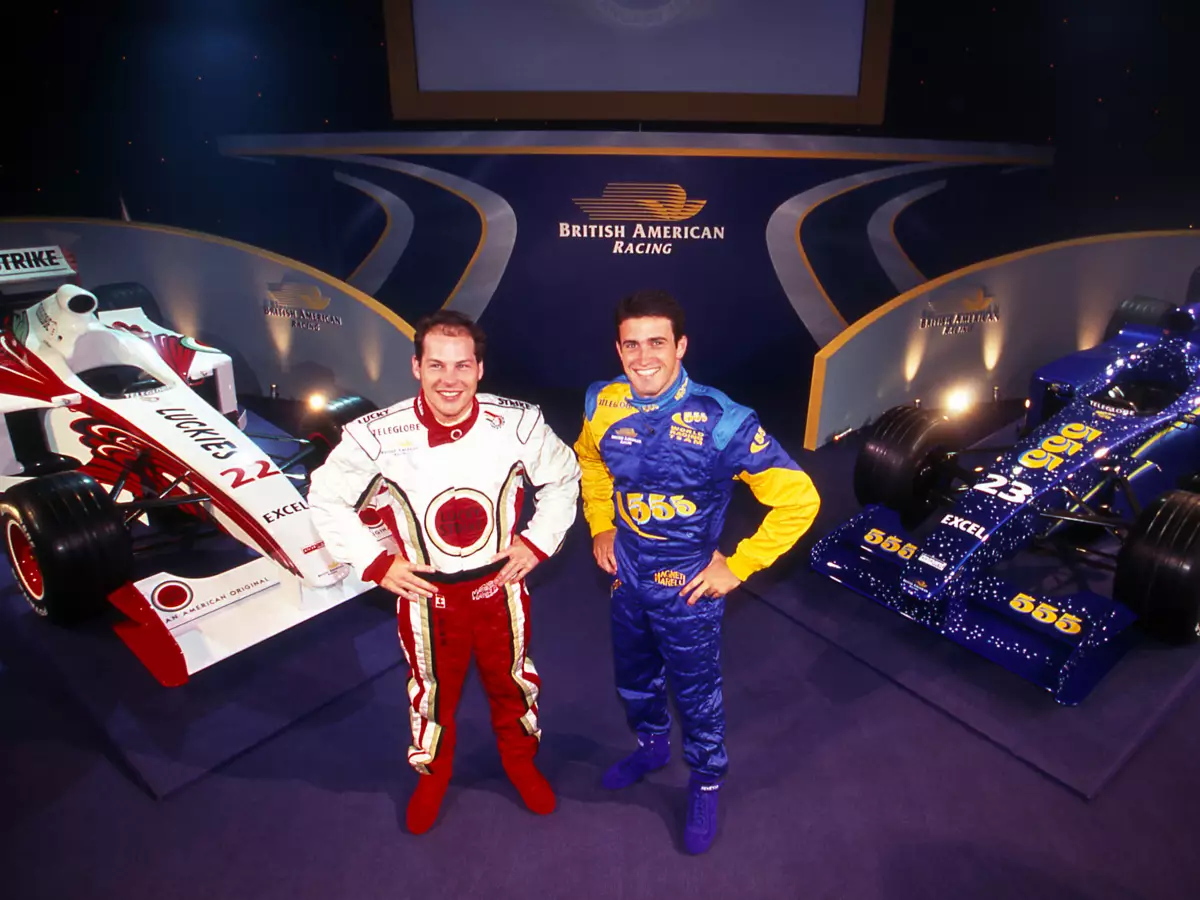 Jacques Villeneuve Foto zur News: Fotostrecke: Die 15 denkwürdigsten Formel-1-Auto-Präsentationen