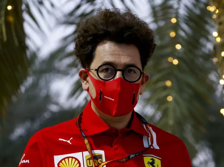 Mattia Binotto Foto zur News: Binotto: Unterschiede zwischen den Motoren 2022 zu vernachlässigen