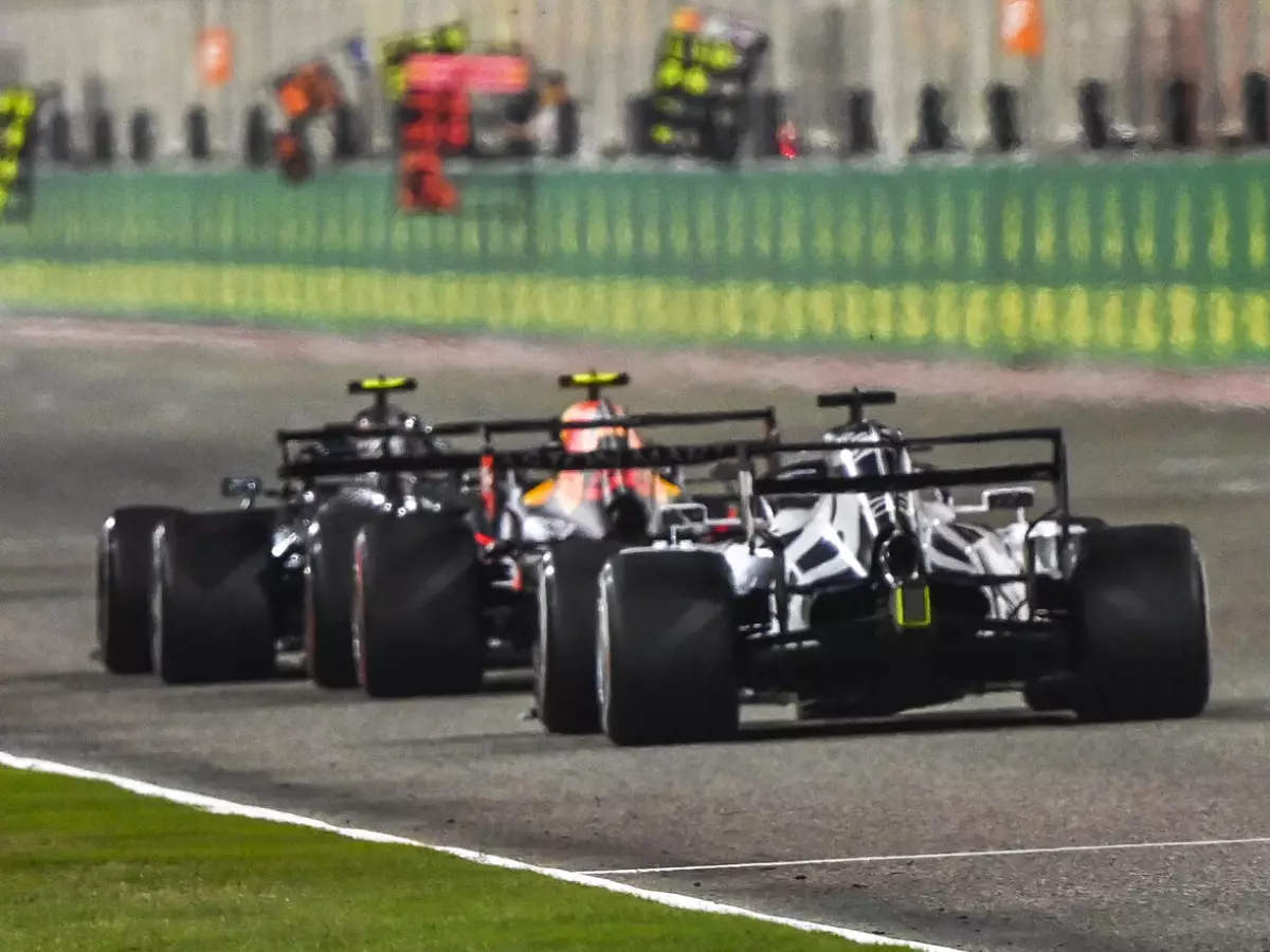 Valtteri Bottas, Alexander Albon, Daniil Kwjat Foto zur News: Trotz Motoren-Freeze: Hersteller einigen sich auf Ausgleichsmöglichkeit