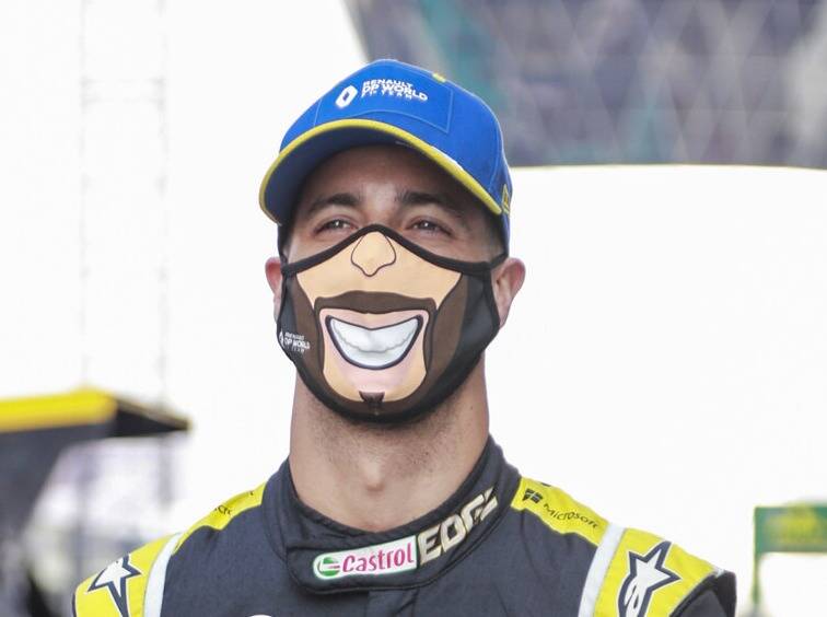 Foto zur News: Daniel Ricciardo: Abiteboul hat sich Tattoo noch nicht stechen lassen