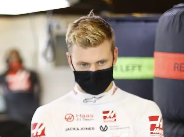 Mick Schumacher Foto zur News: Mick Schumacher: So stört Corona die Vorbereitung auf sein Formel-1-Debüt