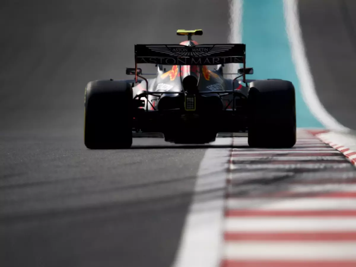 Red Bull Foto zur News: Red Bull zeigt sich für Produktion eigener F1-Motoren ab 2025 offen