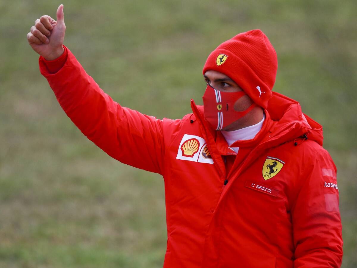 Foto zur News: Carlos Sainz bringt Sponsor: "Offizielles Bier" für das Ferrari-Team