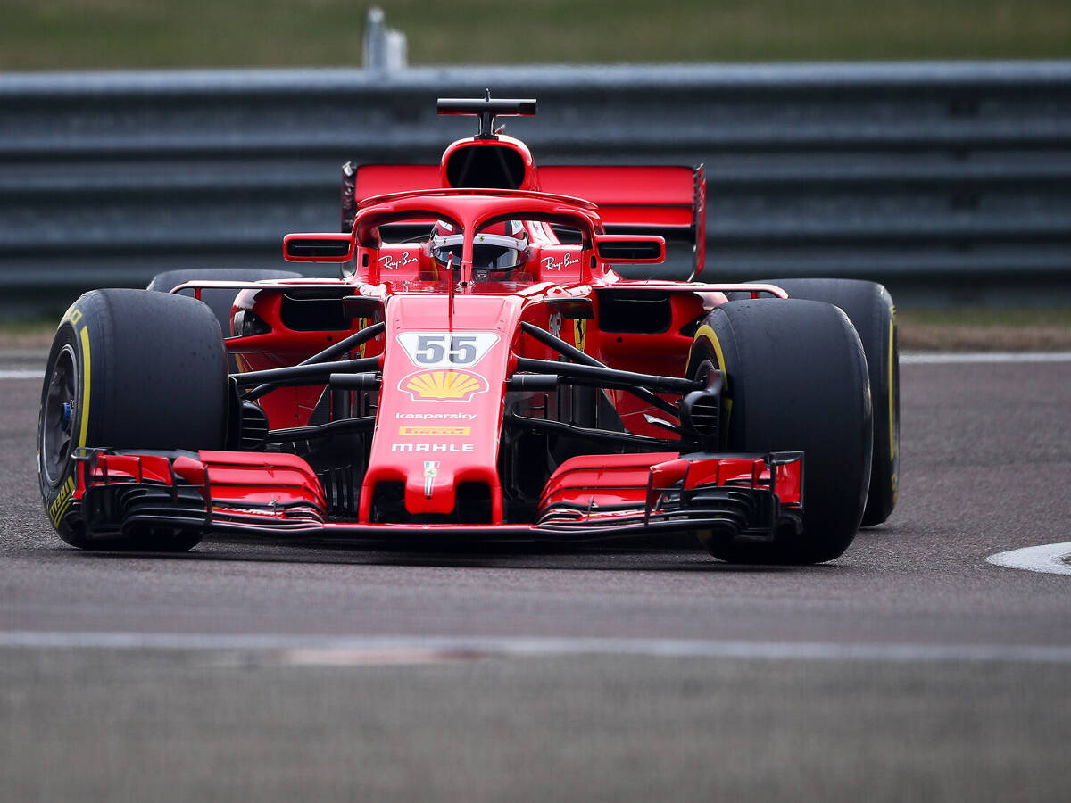 Foto zur News: Unfall beim Pirelli-Reifentest in Jerez? Ferrari-Pilot Sainz wortkarg