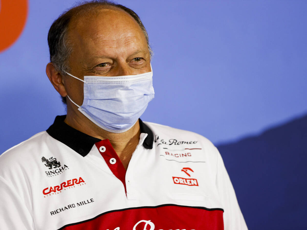 Foto zur News: Nach positivem Corona-Test: Alfa-Romeo-Teamchef Vasseur fehlt in Bahrain
