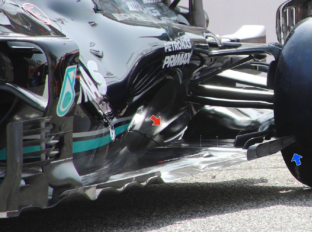Foto zur News: Split-Unterboden am W12! Ist Mercedes schon wieder allen voraus?