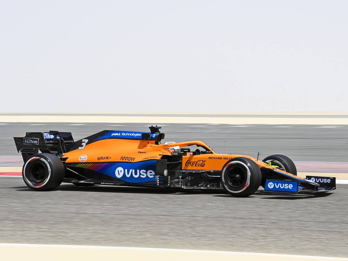 Foto zur News: Mercedes-Motor läuft, Ricciardo zufrieden: Guter Auftakt für McLaren