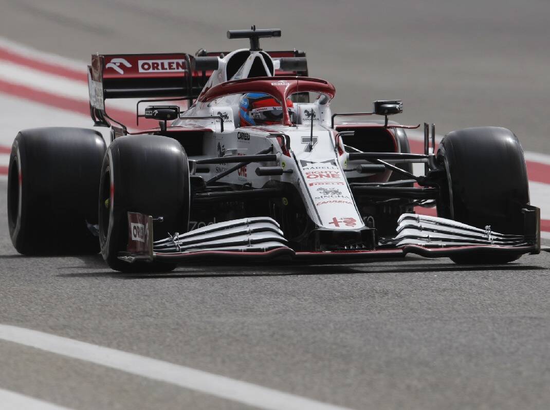Foto zur News: Kimi Räikkönen spürt deutliche Verbesserung beim Ferrari-Motor