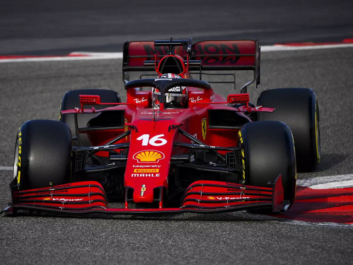 Foto zur News: Trotz Qualifying-Runs: Ferrari bei Tests mit Rückstand