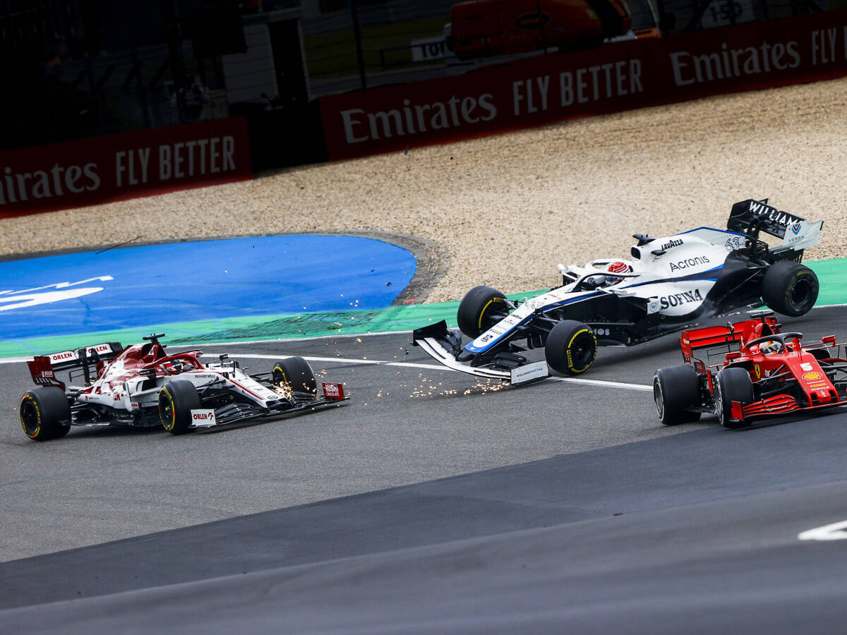 Foto zur News: Rennleiter Masi: FIA bei Erstrunden-Zwischenfällen wieder strenger!