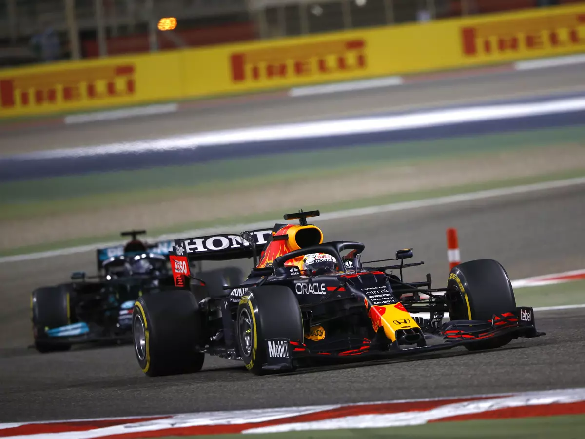 Foto zur News: Wer letzte Nacht am schlechtesten geschlafen hat: Max Verstappen