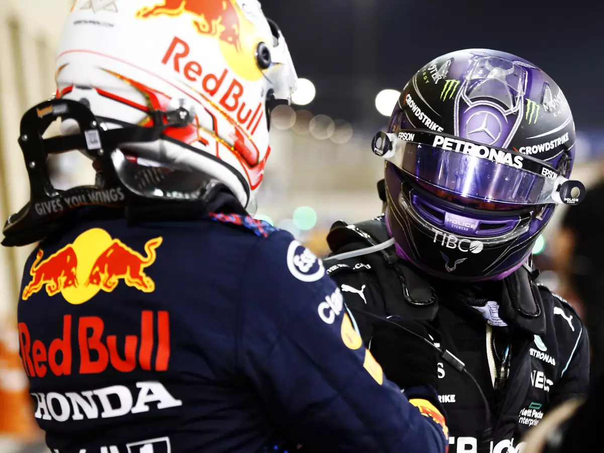 Foto zur News: Damon Hill: Verstappen hat sich von Hamilton austricksen lassen!