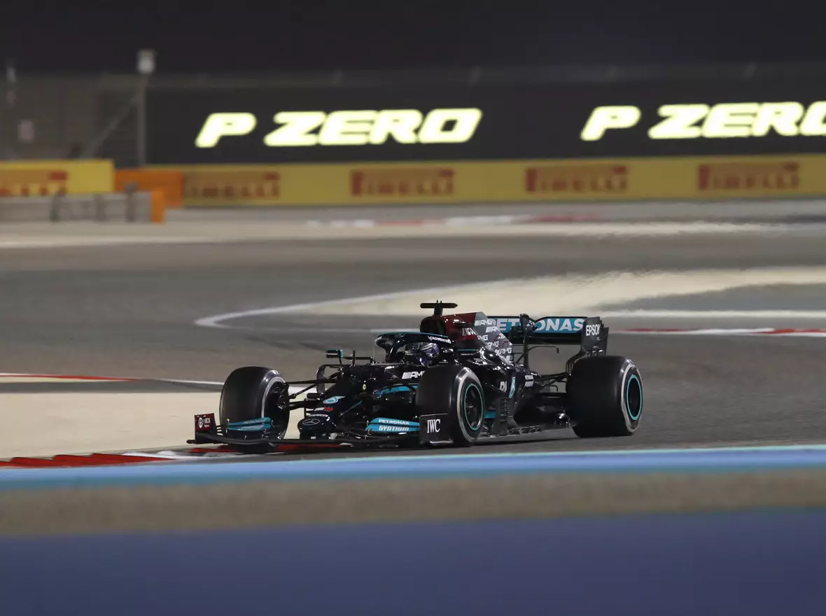 Lewis Hamilton Foto zur News: Gary Anderson: Wie er das Track-Limit-Problem lösen würde