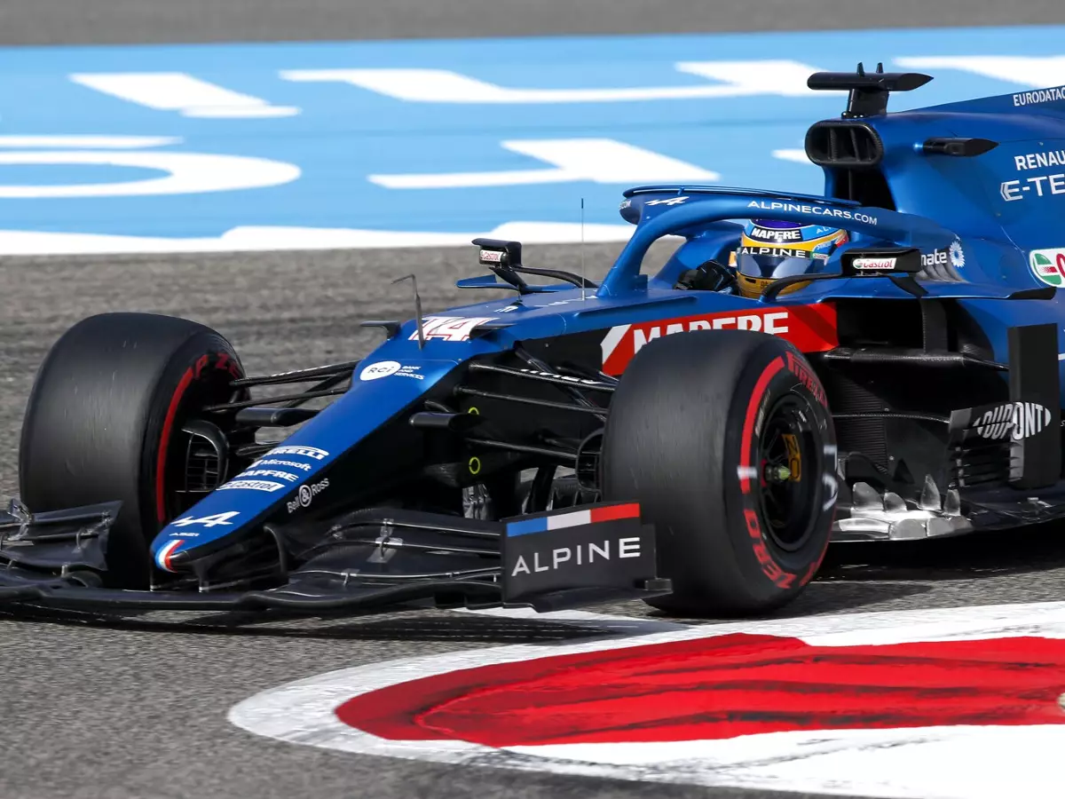 Fernando Alonso Foto zur News: Fernando Alonso und Alpine: "Gemischte Gefühle" nach Bahrain