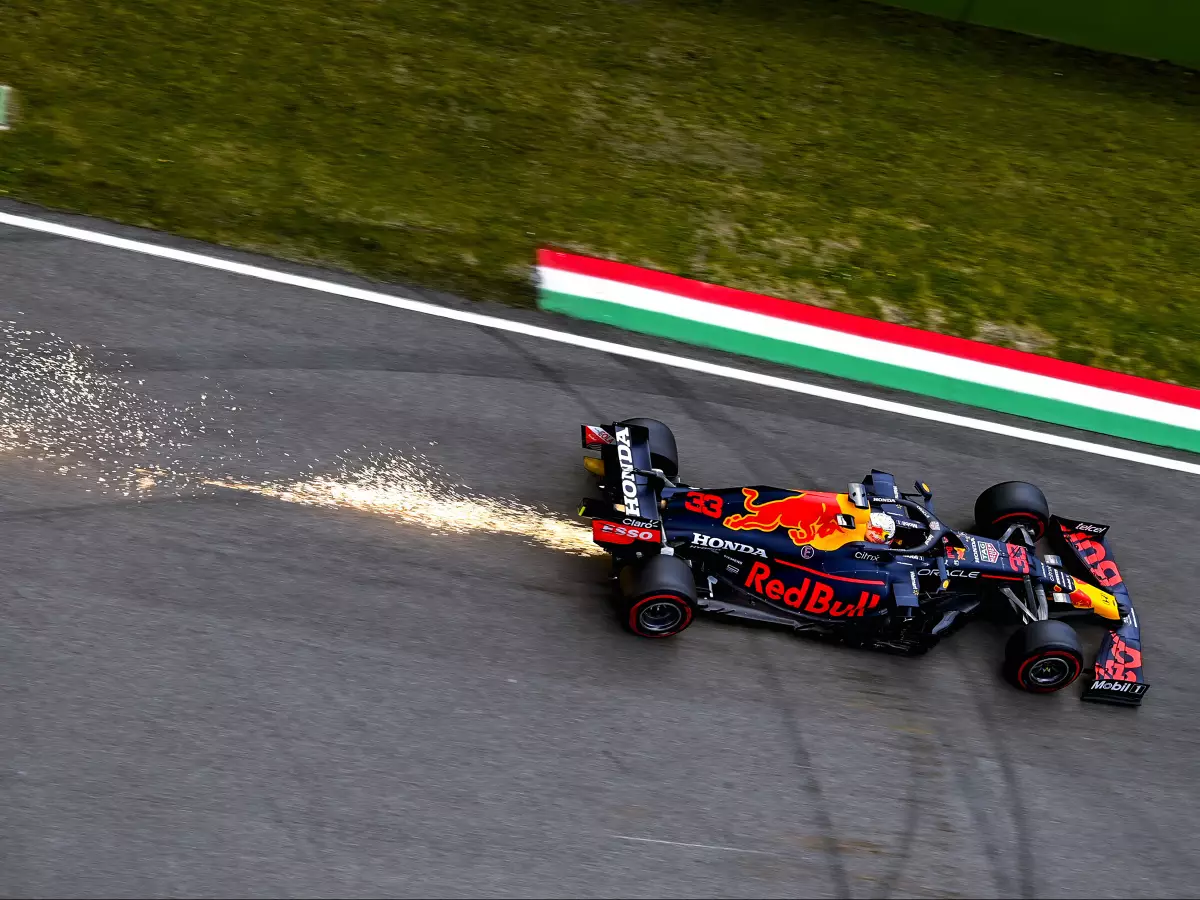 Foto zur News: Max Verstappen sauer: "Honda baut gute Rasenmäher"