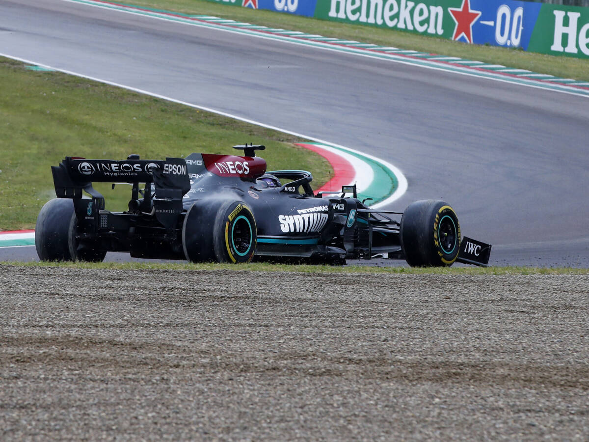 Foto zur News: FIA-Rennleiter erklärt: Darum war Hamiltons Rückwärtsfahrt nicht strafbar