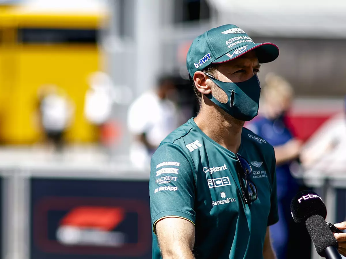 Sebastian Vettel Foto zur News: Vettel über Sprintrennen: "Müssen uns an das Seltsame gewöhnen"
