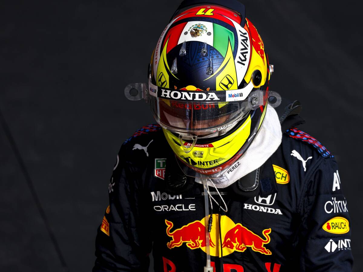 Foto zur News: "Tut weh": Sergio Perez trauert Red-Bull-Doppelsieg in Imola nach