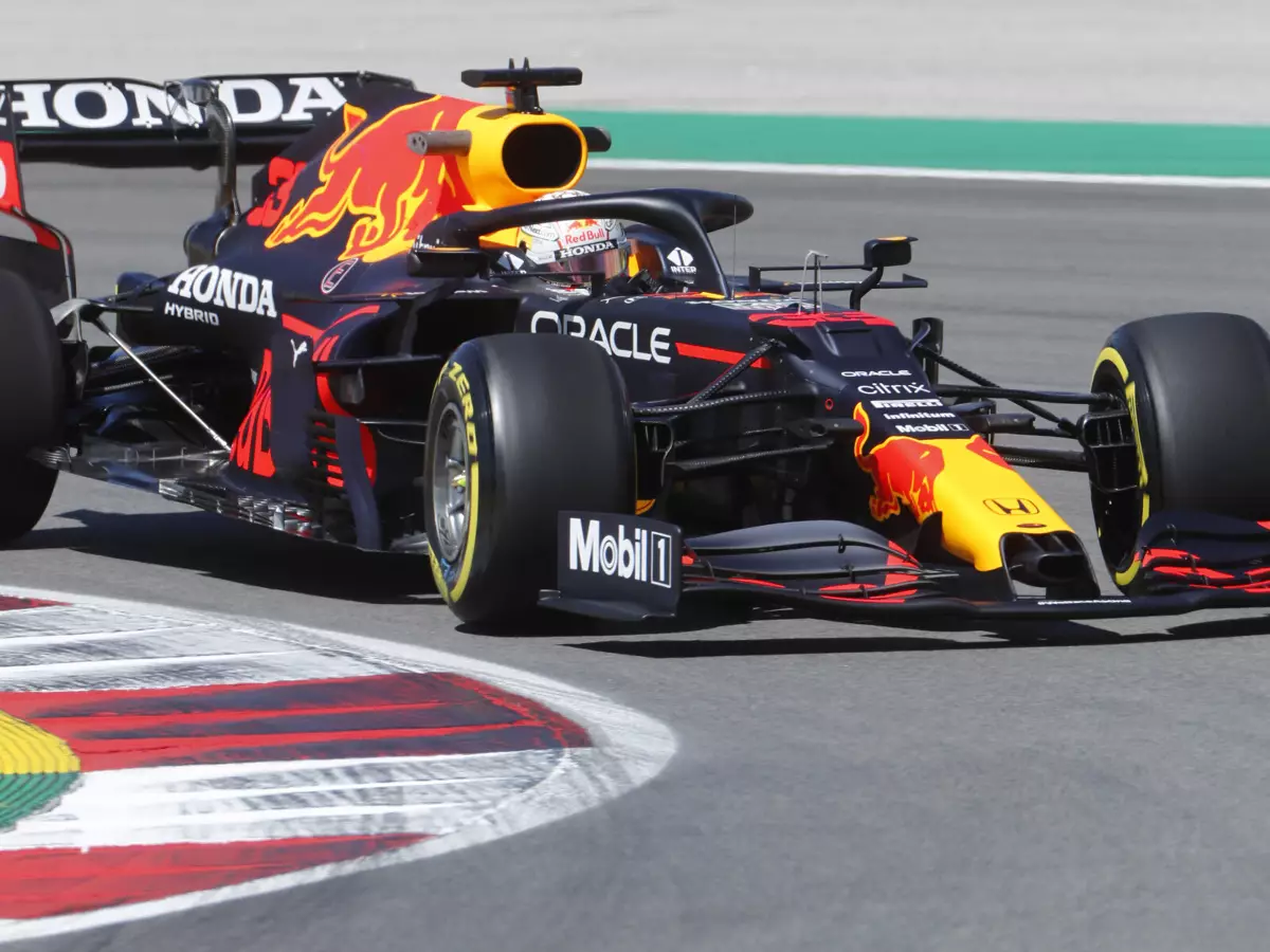 Foto zur News: F1-Training Portugal 2021: Verstappen und Hamilton "genau gleich schnell"