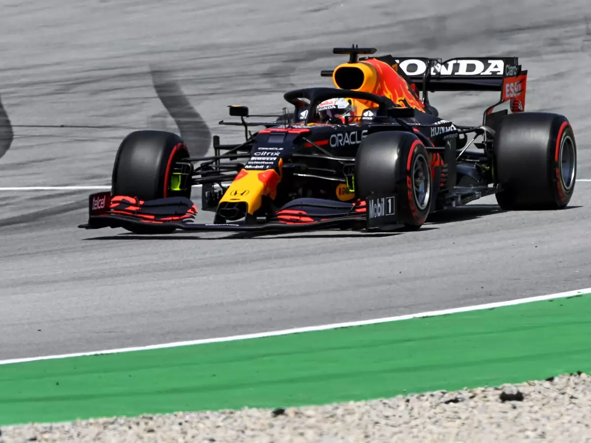 Foto zur News: Helmut Marko: Verstappen hat Poleposition in Kurve 4 verloren