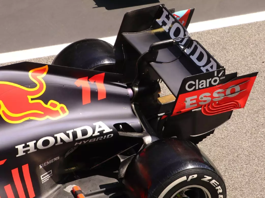 Red Bull RB16B, Heckflügel Foto zur News: "Flexiwings": Andreas Seidl kritisiert Timing der FIA