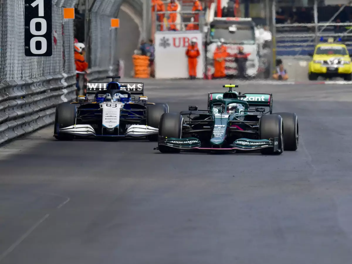Sebastian Vettel, George Russell Foto zur News: Noten Monaco: Hauchdünner Sensationssieg für Sebastian Vettel!
