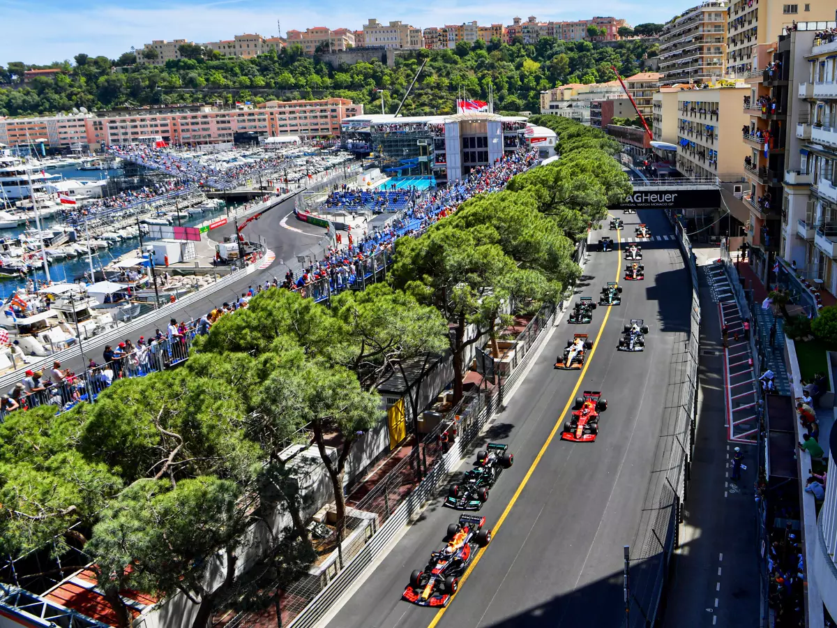 Max Verstappen, Valtteri Bottas, Carlos Sainz, Lando Norris Foto zur News: FIA-Motorsport-Weltrat bestätigt: Zwei Pflichtstopps in Monaco