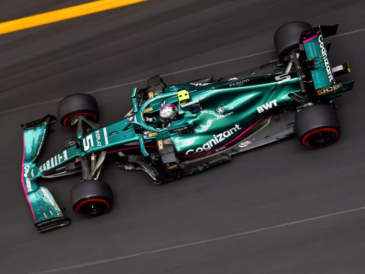 Sebastian Vettel Foto zur News: Aston Martin verabschiedet sich von WM-Rang drei als Saisonziel 2021