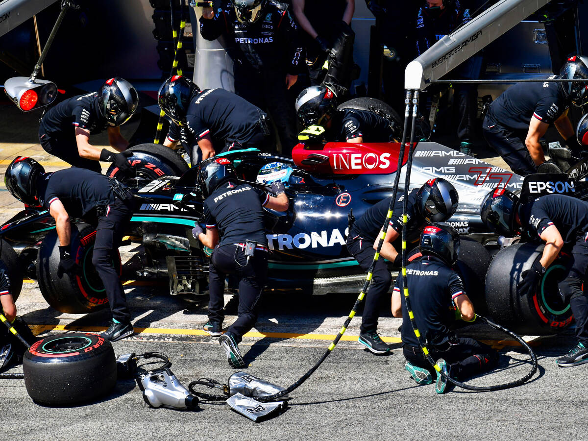 Foto zur News: Mercedes: So hoch sind die Kräfte beim Formel-1-Boxenstopp