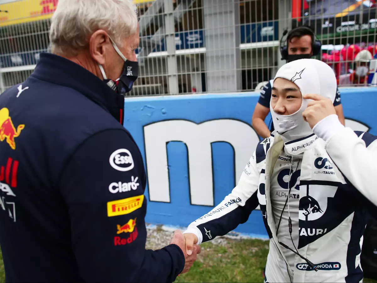 Helmut Marko und Yuki Tsunoda vor dem Start zum Grand Prix von Spanien in Barcelona 2021 Foto zur News: Marko über Tsunoda: "Entwicklung sicher nicht positiv verlaufen"