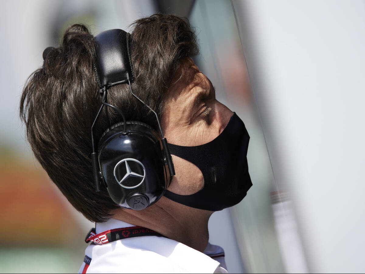 Foto zur News: Mercedes: Toto Wolff erwartet "eines der schwierigsten Qualifyings"