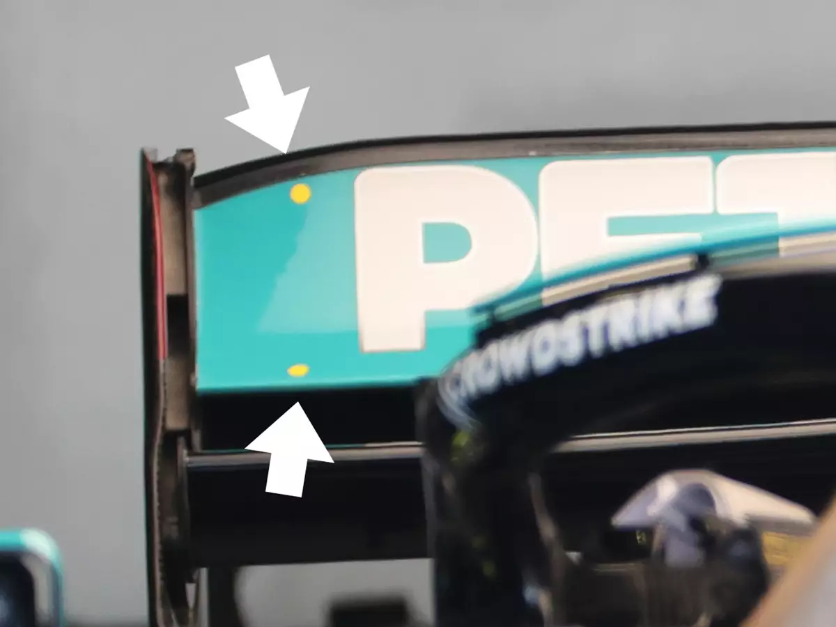 Mit diesen Markierungen versucht die FIA, die "Flexiwings" besser zu kontrollieren Foto zur News: Toto Wolff: "Flexiwings" fangen an mich zu langweilen!