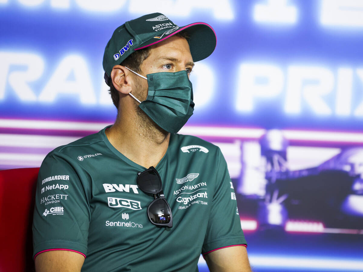 Foto zur News: Sebastian Vettel: Podium mit ein paar Drinks beim Abbauen gefeiert