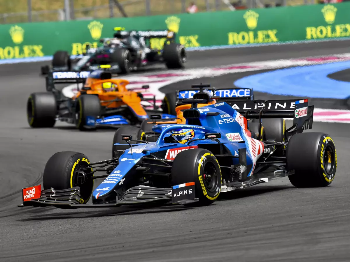 Fernando Alonso, Daniel Ricciardo, Lando Norris Foto zur News: "Hinter Aston Martin und AlphaTauri": Alonso hat höchstens P5 im Visier
