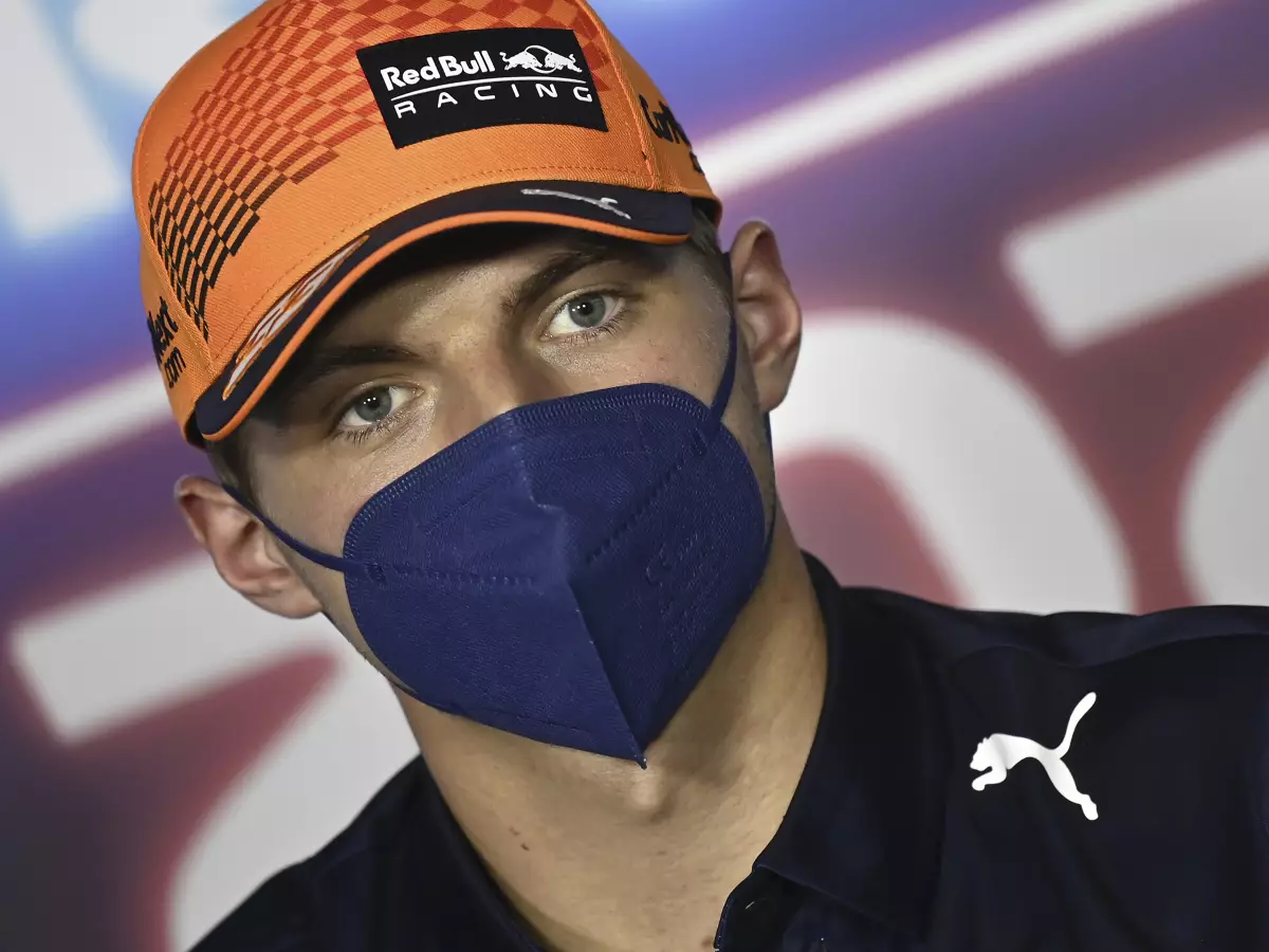 Max Verstappen in der Donnerstags-Pressekonferenz vor dem Grand Prix der Steiermark am Red-Bull-Ring in Spielberg in Österreich 2021 Foto zur News: Max Verstappen möchte "noch zehn Jahre" bei Red Bull bleiben