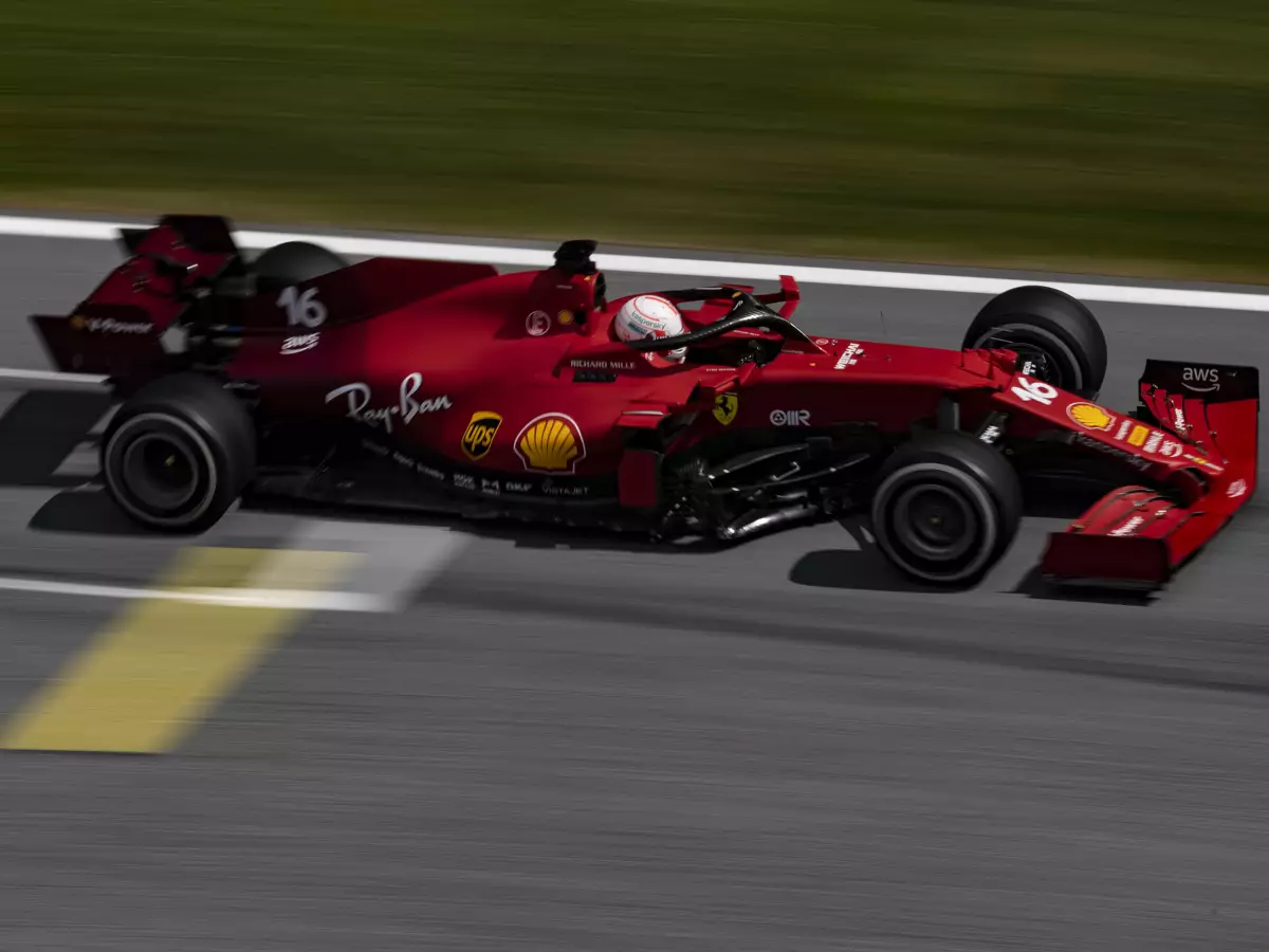 Charles Leclerc Foto zur News: Ferrari: Wenn wir das Mittelfeld nicht anführen, sind wir nicht glücklich