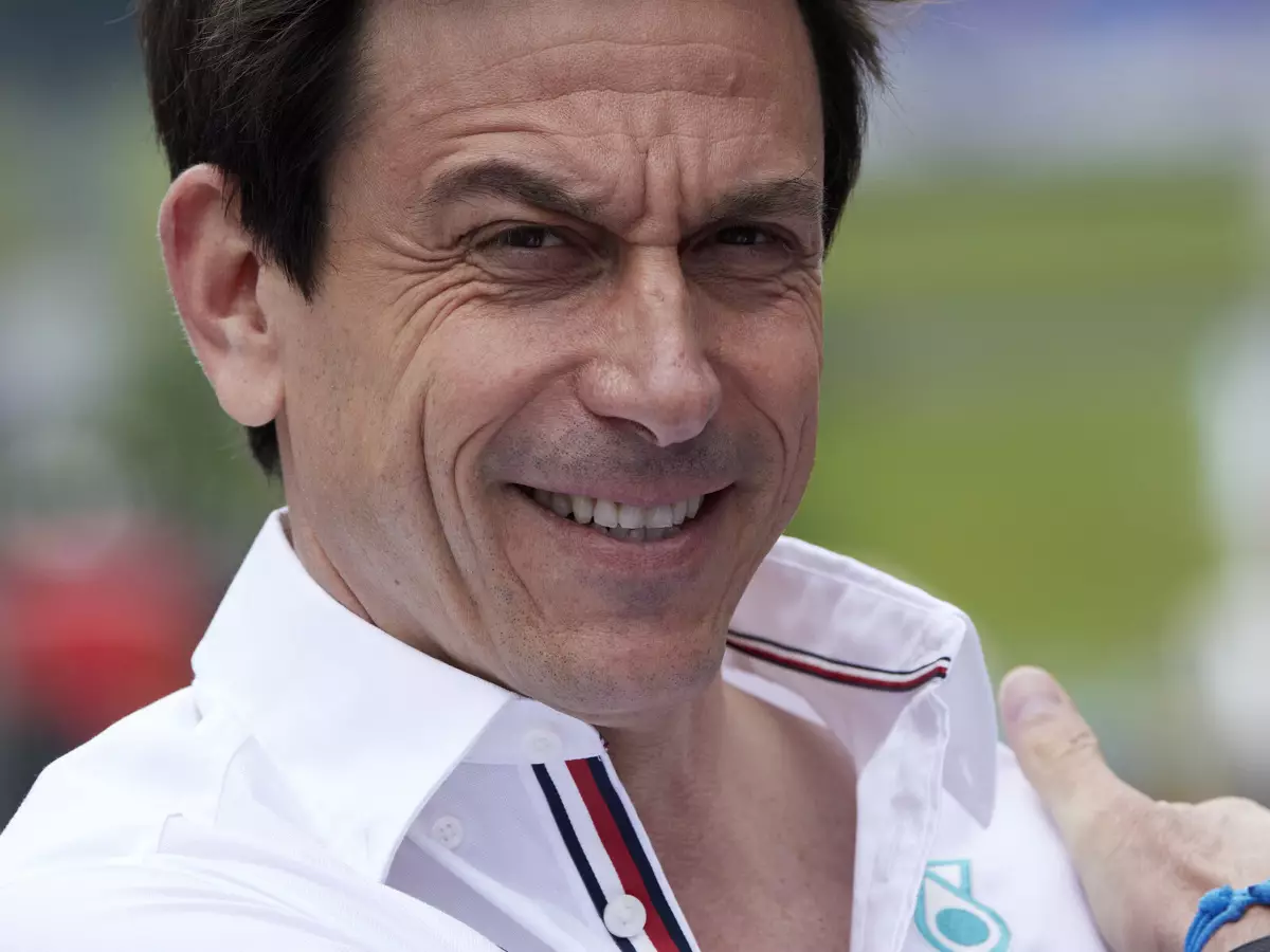 Foto zur News: Toto Wolff schlägt Kompromiss vor: Neue Motorenregeln erst 2026?