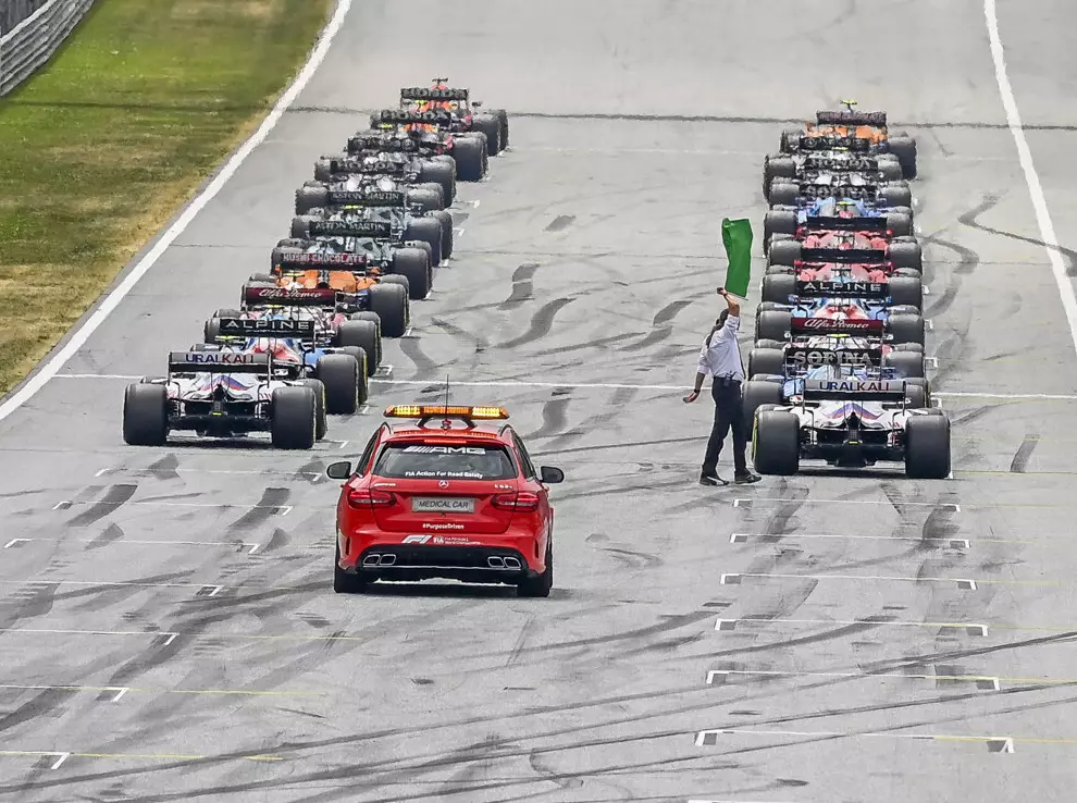 Start zum Grand Prix von Österreich auf dem Red-Bull-Ring in Spielberg 2021 Foto zur News: Nach Motorengipfel: Jetzt beginnt alles wieder von vorne