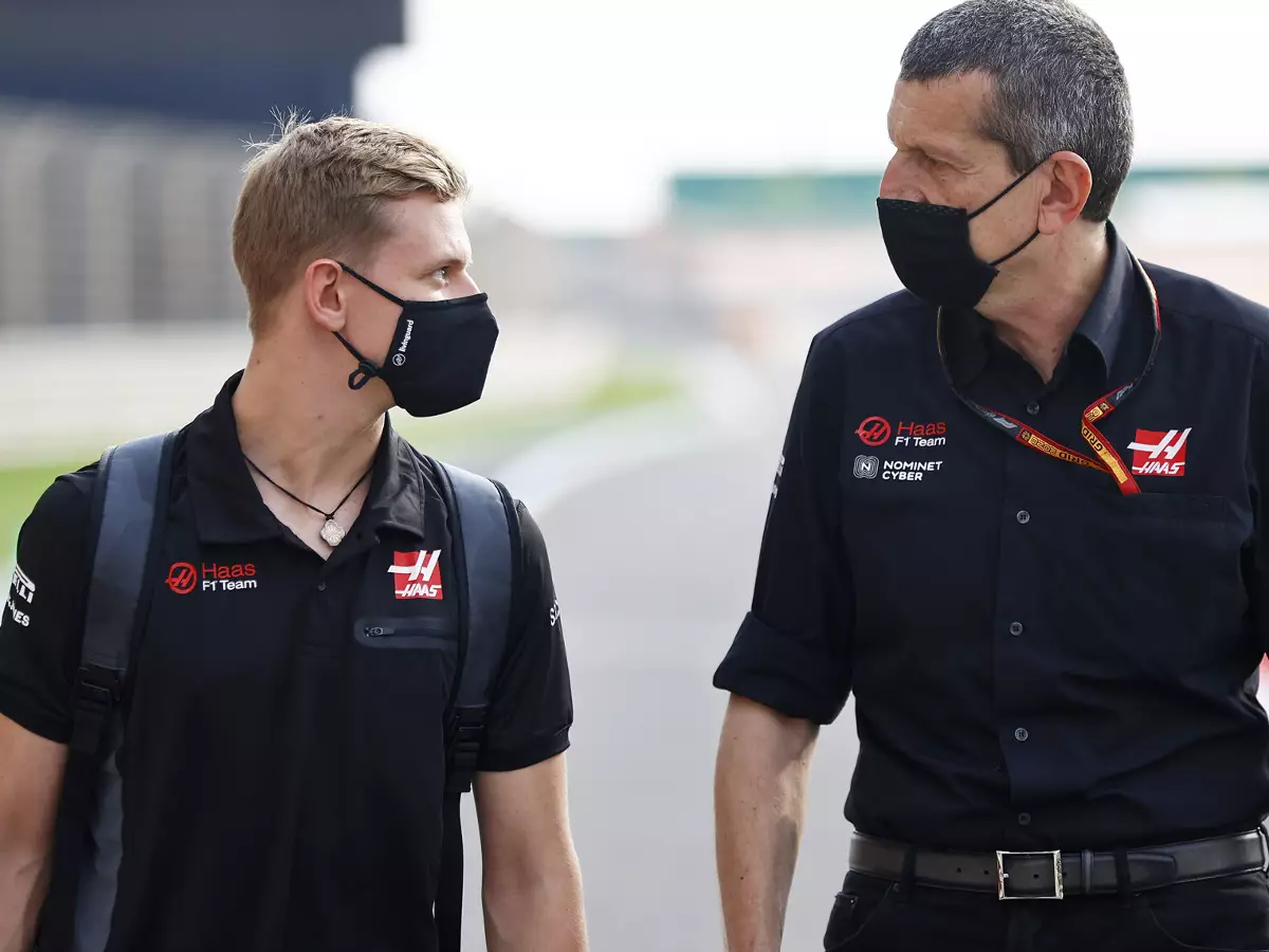 Foto zur News: Haas bestätigt (fast): Mick Schumacher bleibt auch 2022