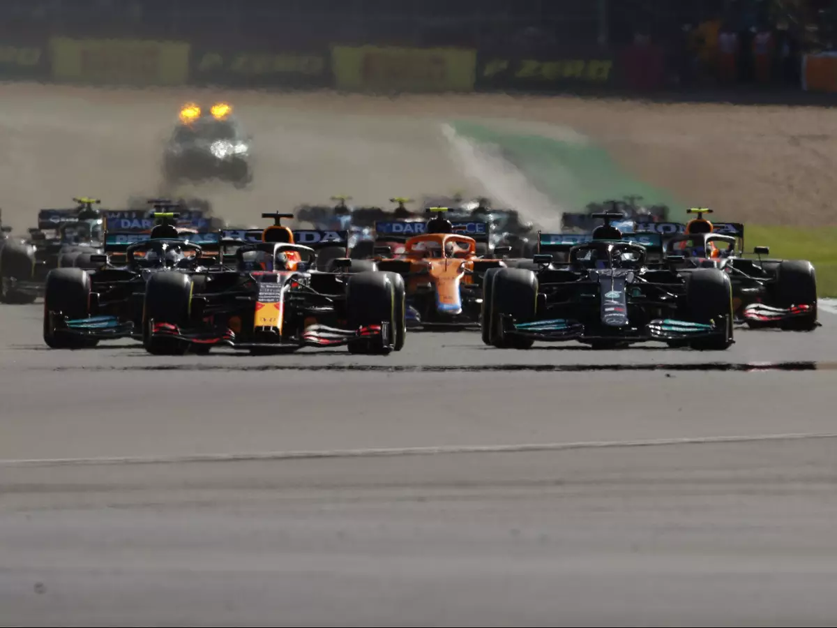 Foto zur News: F1-Sprint Silverstone 2021: Verstappen siegt, Alonso macht Action