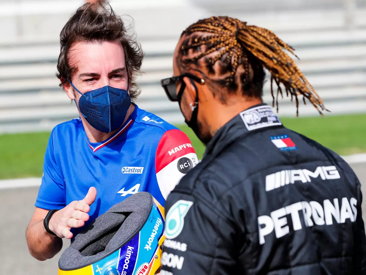 Fernando Alonso, Lewis Hamilton Foto zur News: Crash Verstappen vs. Hamilton: So sehen es die anderen Fahrer