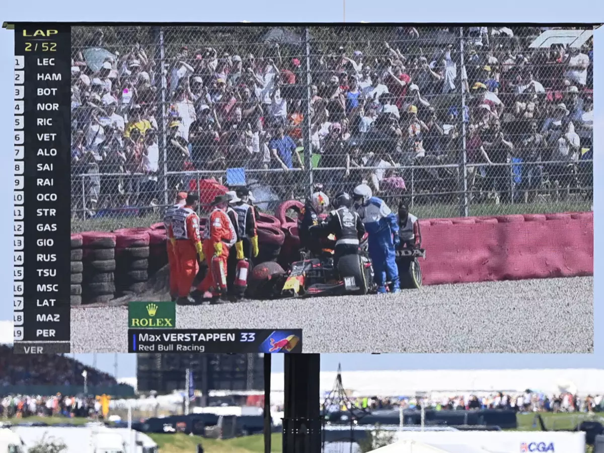 Foto zur News: Wie Max Verstappen heute über den Silverstone-Crash 2021 denkt