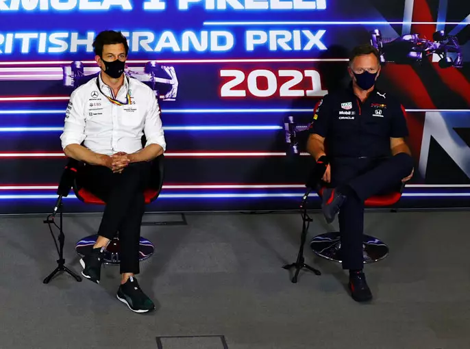 Toto Wolff, Christian Horner Foto zur News: "Diffamierend, persönlich": Krieg der Worte zwischen Mercedes #AND# Red Bull