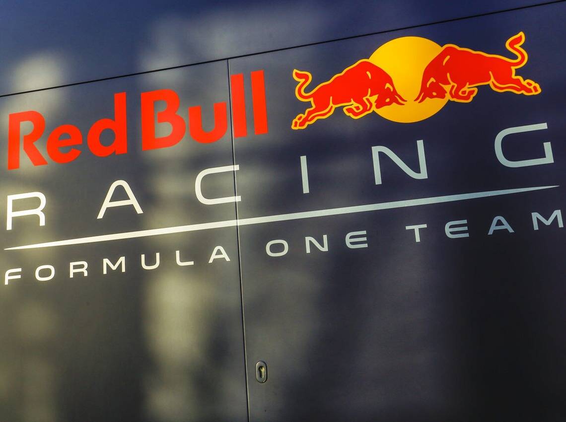 Foto zur News: Red Bull trennt sich wegen rassistischer Nachrichten von F1-Mitarbeiter