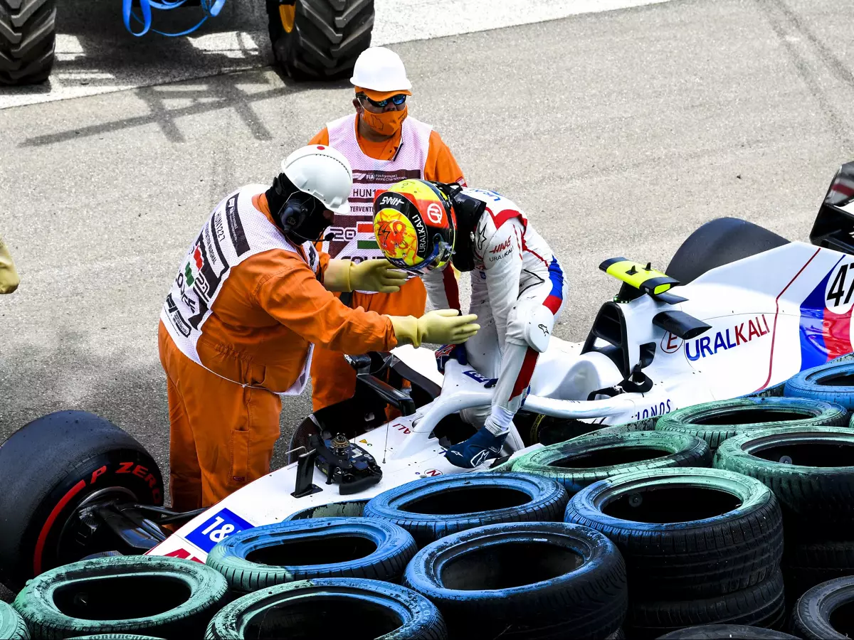 Foto zur News: Mick Schumacher nach Trainingsunfall ohne Quali-Runde: "Das ärgert mich"