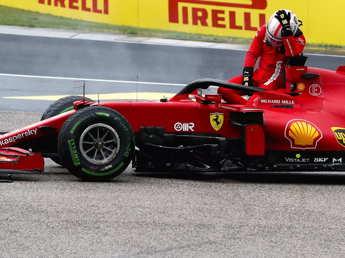 Charles Leclerc Foto zur News: Ferrari muss Motor abschreiben: Leclerc droht Grid-Strafe